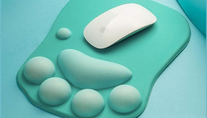 Alfombrilla de ratón con relleno en forma de huella de gato